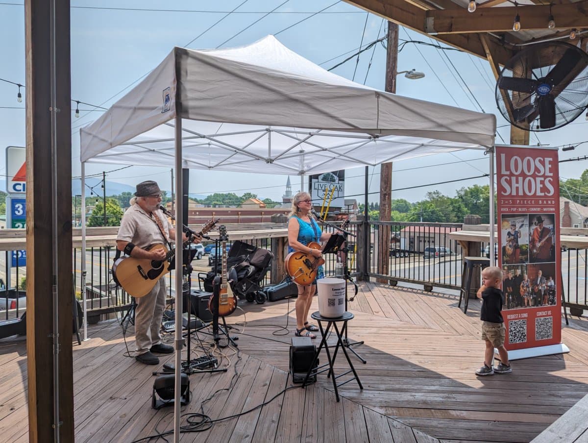 Loose Shoes Band