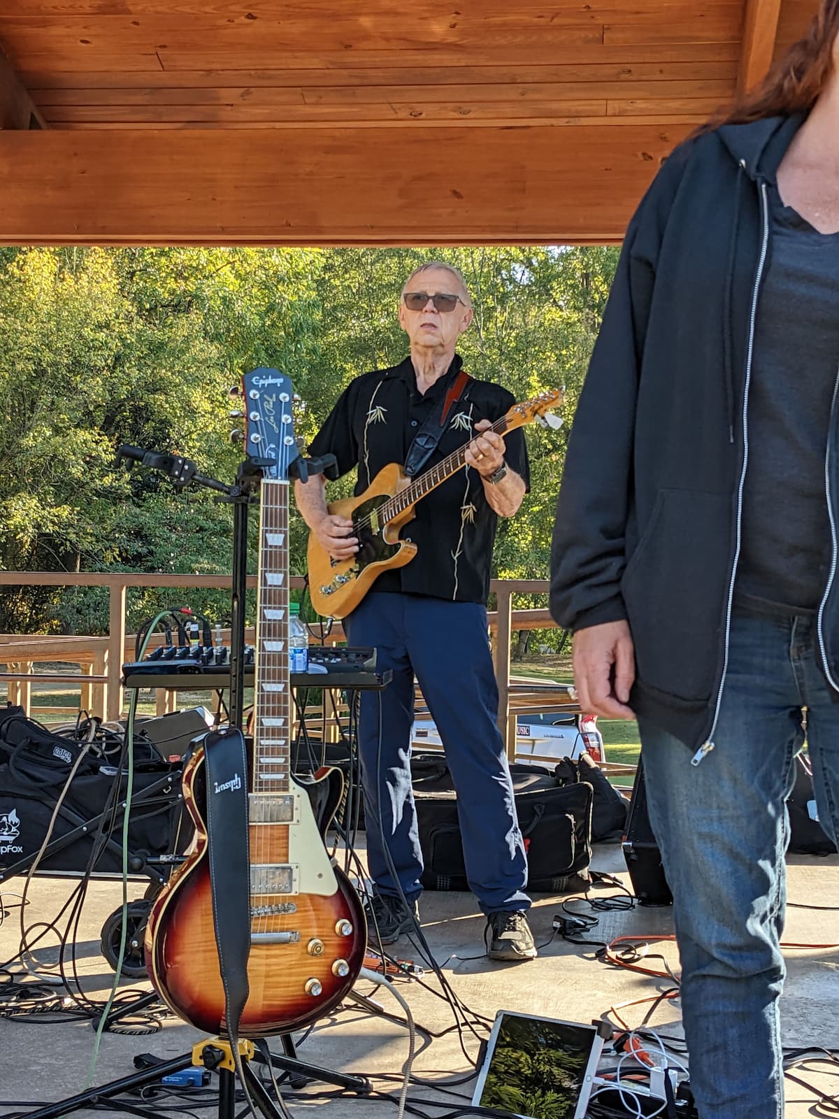 Loose Shoes Band