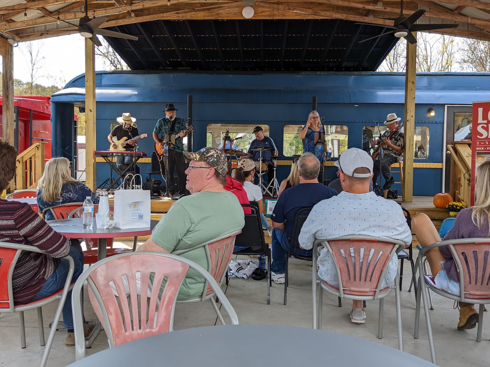 Loose Shoes Band
