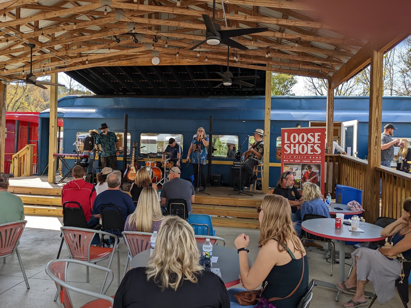 Loose Shoes Band