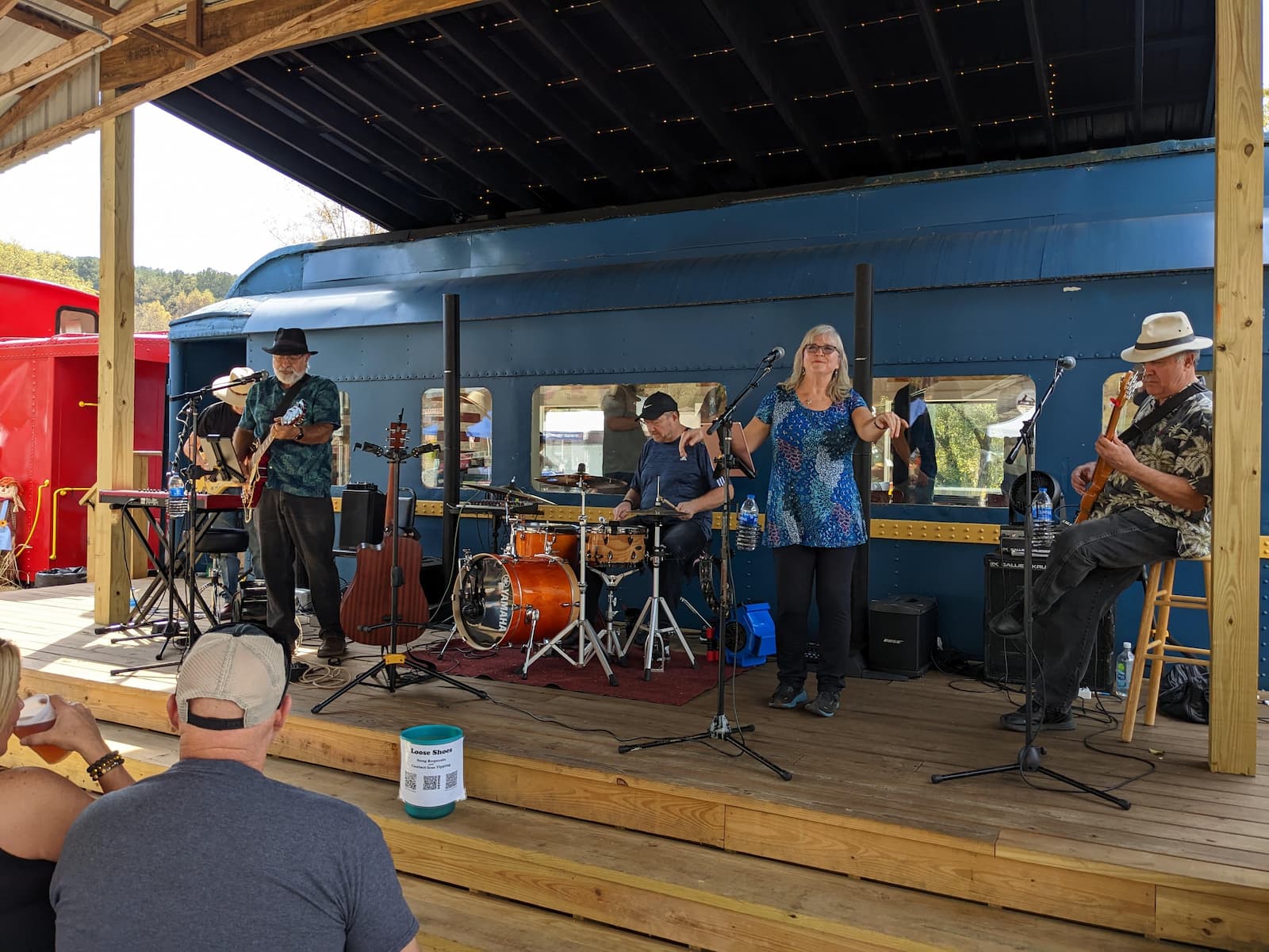 Loose Shoes Band